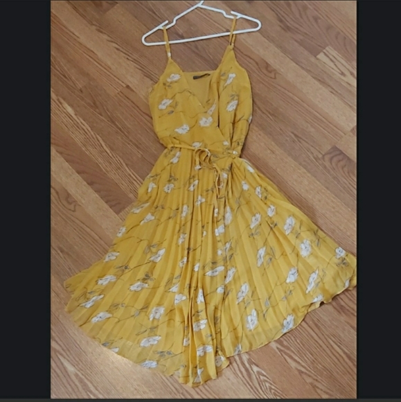 Suzy Shier Dresses & Skirts - Suzy Shier Midi dress